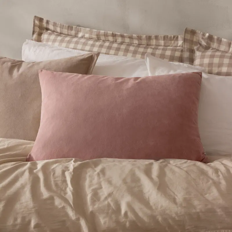 Darland Velvet Cushion Dusty Rose 1