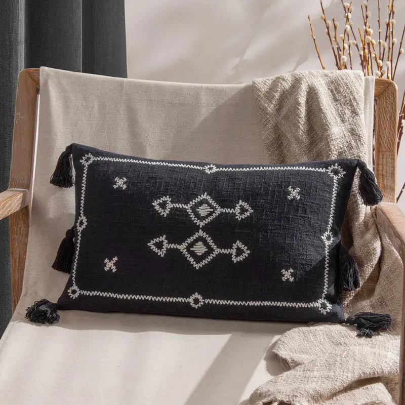 Folis Cushion Black 1