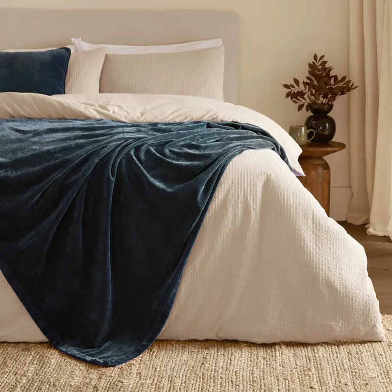Heavy Chenille Velvet Throw Navy 1