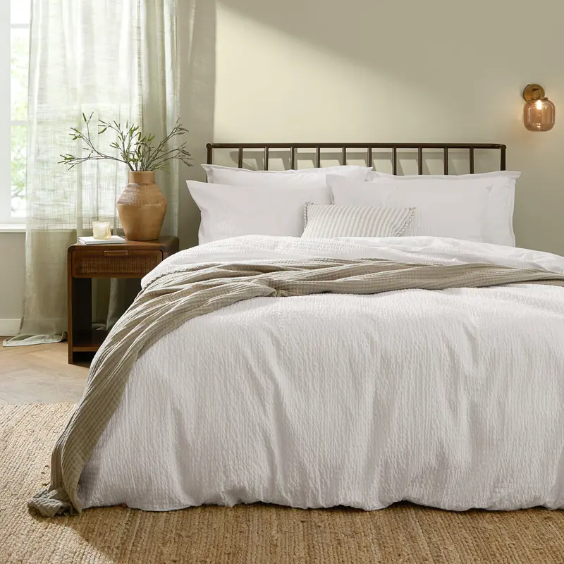 Hebden Relaxed Seersucker Duvet Cover Set Chalk 1