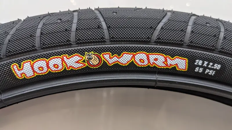 Maxxis Hookworm Tire 26X2.5 1