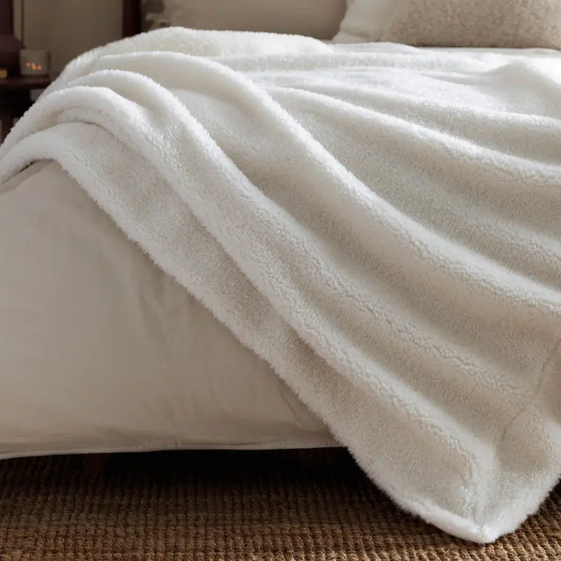 Olann Shearling Fleece Throw Ecru 1