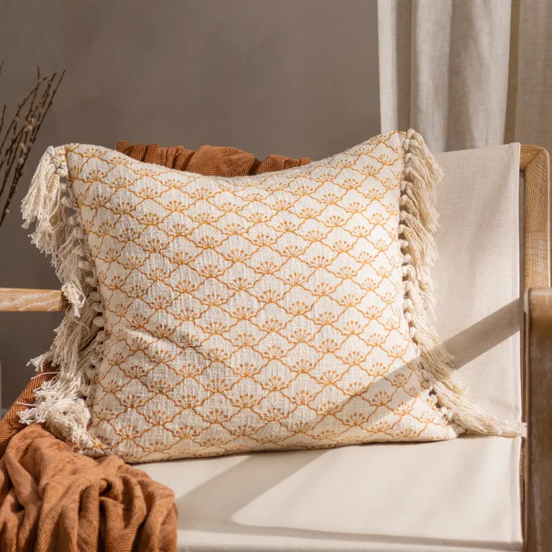 Saku Cushion Honey 1