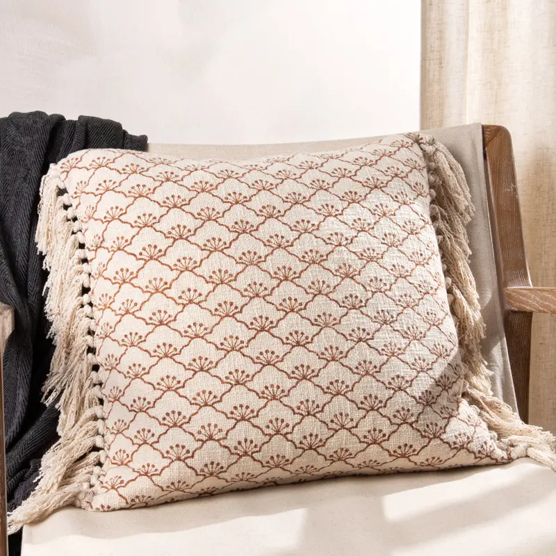 Saku Cushion Pecan 1