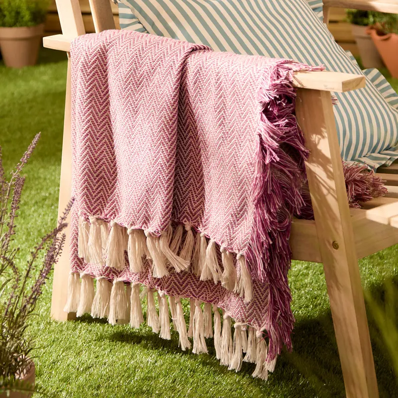 Wisley Woven Outdoor Throw Heather/Pink 1