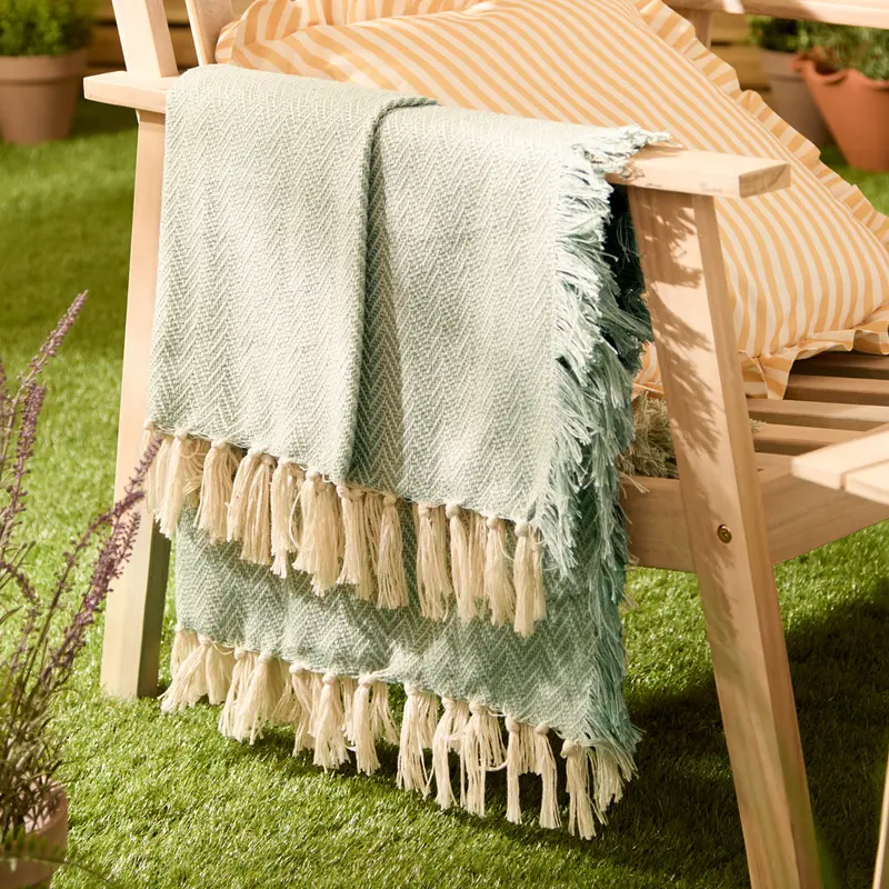 Wisley Woven Outdoor Throw Leaf 1